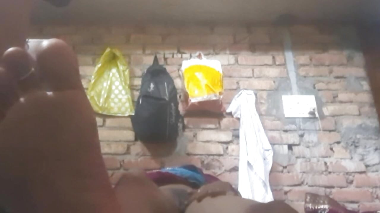Hindi audio bustypriya first time chudai video Indian real chudai video Indian bhabhi Desi chudai
