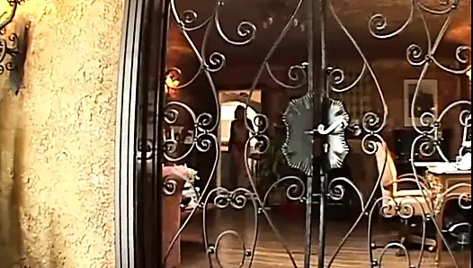 Fetiş orta yaşlı seksi kadın sert sikiş: iç çamaşırı ve yüksek topuklu ayakkabılar ve sürtük ıslak amında çok sert bir yarak