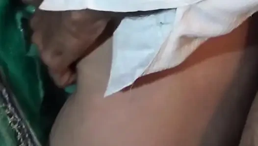 Aku memeriksa mesin seksi saudari iparku dan mendinginkannya.