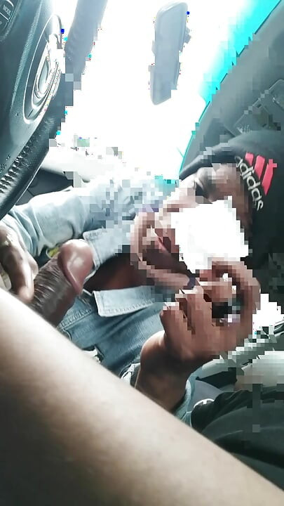 Puta me lo mama en el carro