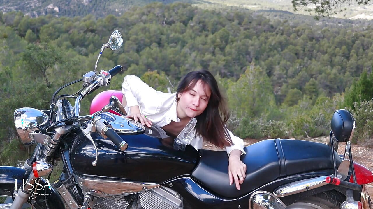 Pissing and Riding on My Bike Outdoors