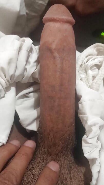 Any women or girls, Pakistani, Indian or Pathan, who are looking for a real relationship, can contact me.
