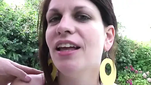 Ibu rumah tangga ngentot dua kontol besar