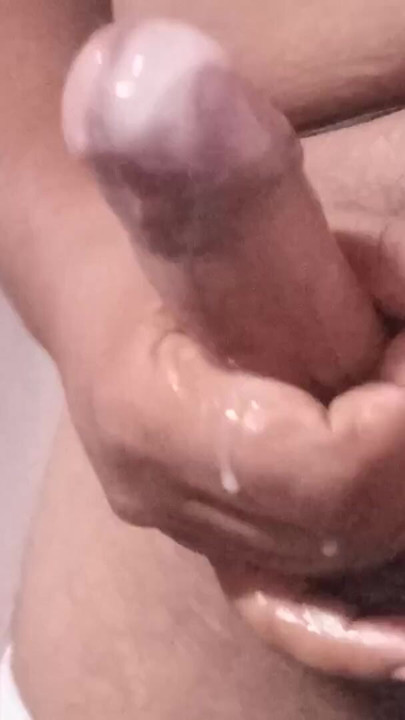 "Bir adam mastürbasyon yapıyor, inliyor ve boşalıyor" dan mutlaka görülmeli an