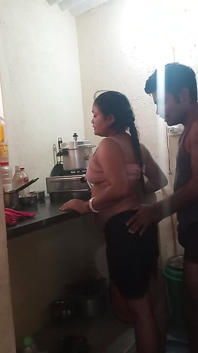 Husband wife full dshi sexy videos deshi style mridulmadhuvlog