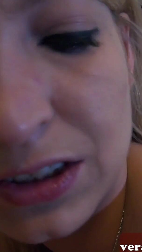 German amateur threesome ffm with pantyhose nylon teens | Clip 2