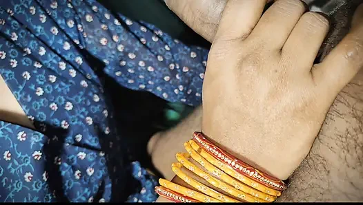 Жена моего босса дает мне дополнительные деньги, чтобы пососала мой хуй и вылизала сперму, пока босса не дома