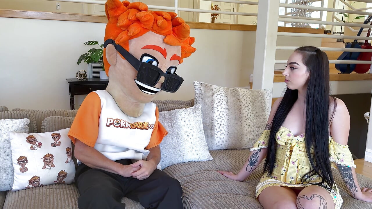Scarlett Rosewood Thinks Im Blind & Gives Me Naked Blowjob & Riding