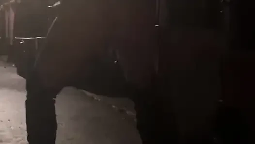 Öffentlicher blankziehen auf der straße
