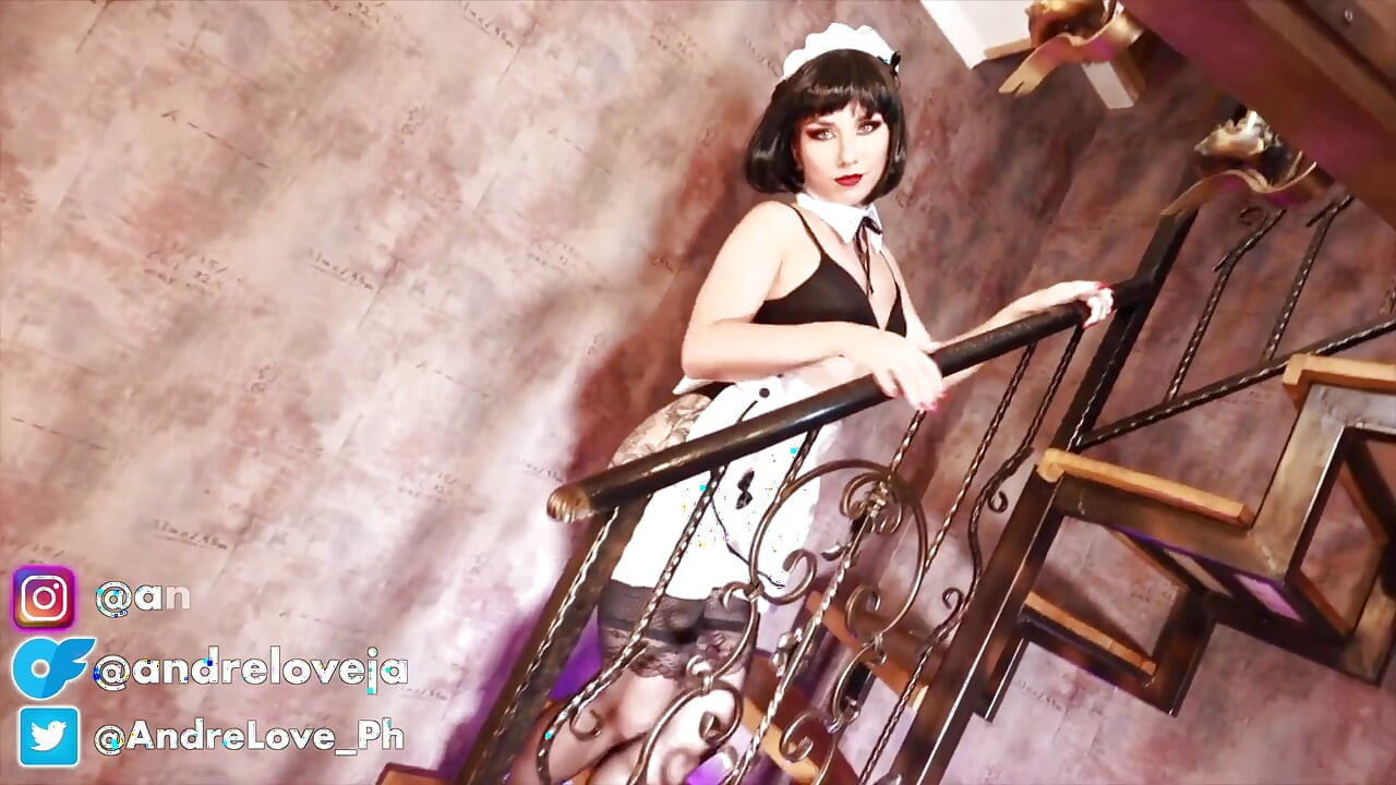 Pembantu rumah sukakan Halloween / / Andre Love