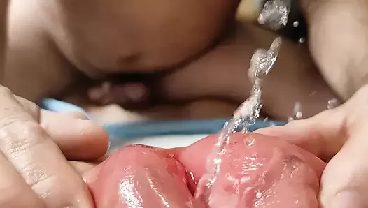 Man licks pumped pussy for squirting