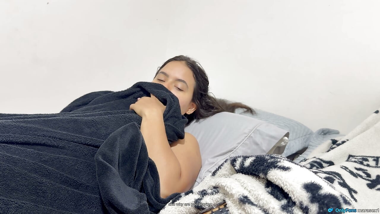 Something unexpected happened with my stepsister: my fat cock accidentally slipped inside her tight pussy