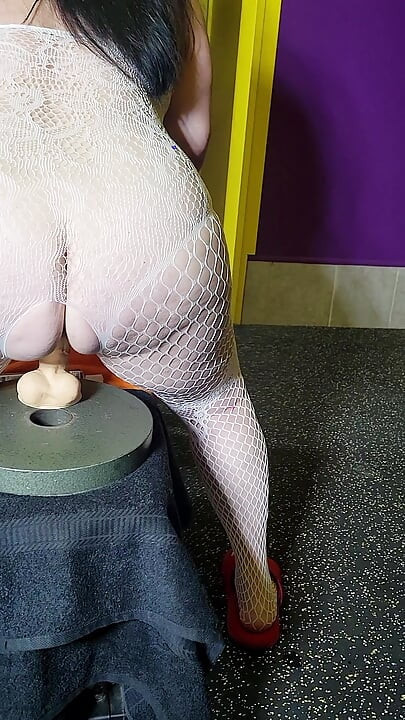 Cewek itu kepergok ngentot kontol di gym