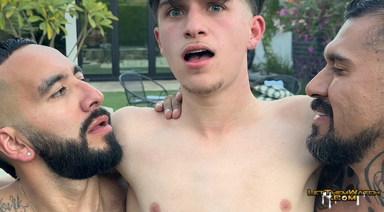 Tengere ongecensureerde twink hunkert naar dubbele penetratie! Boomer Banks Juven LetThemWatch