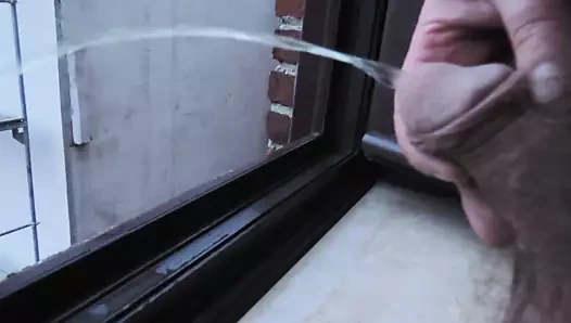 Windows Xp porn video – Me pissing from windows at night