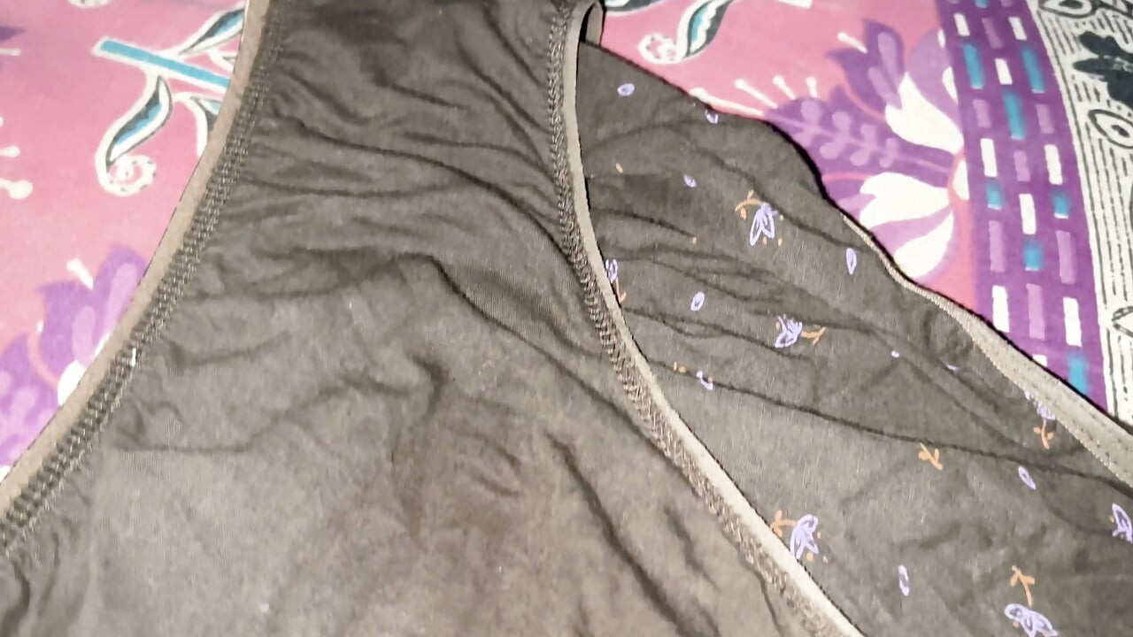 I cum in my boss wife 100cm panties and smelling