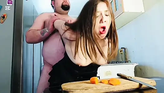 Stepdaughter cooking gets fucked by her stepdad