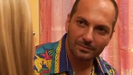 İtalyan sarışın falcıya göt ve amcık veriyor