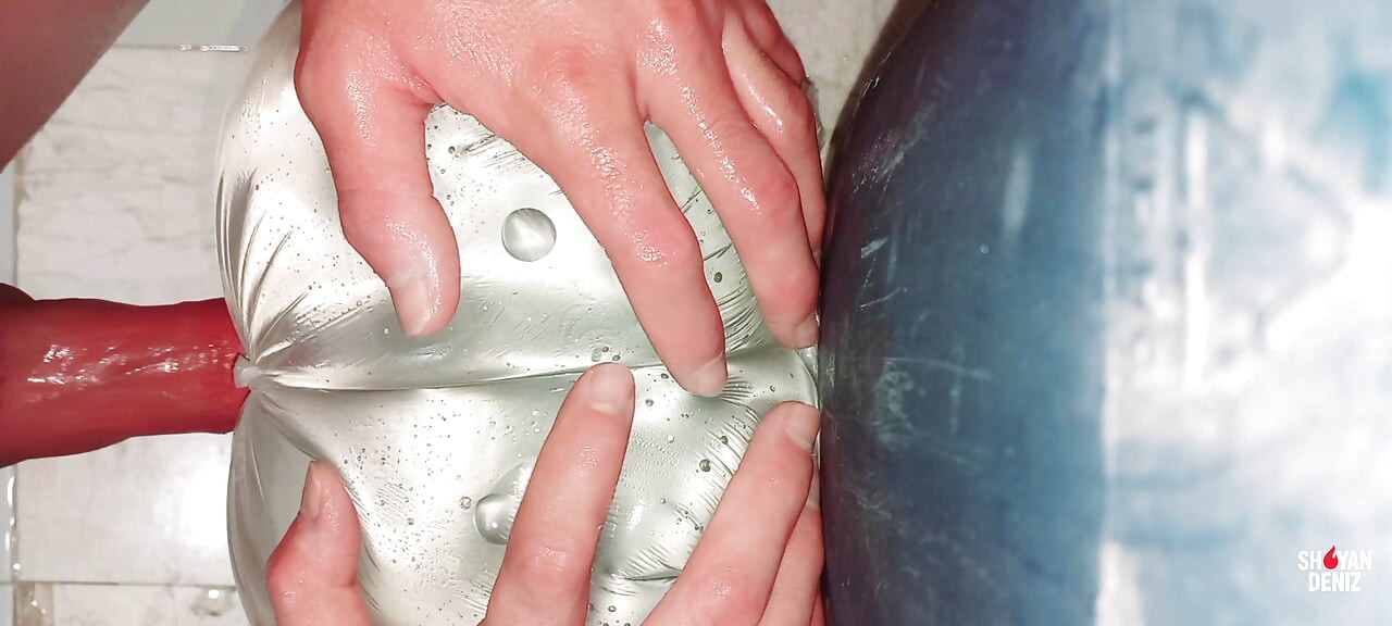 激しいオーガズム💦に達するまでおもちゃでシャワーオナニー