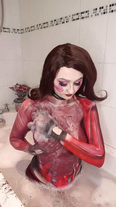 Mad Moxxi Neuredna boja za tijelo Uklanjanje u kadi