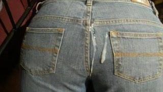 Éjaculation sur un jean express