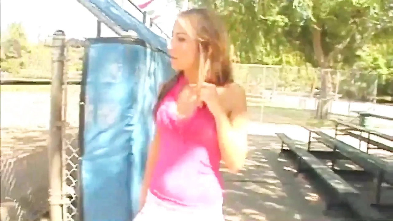 Thiếu niên thèm khát được đón bởi con cu khổng lồ