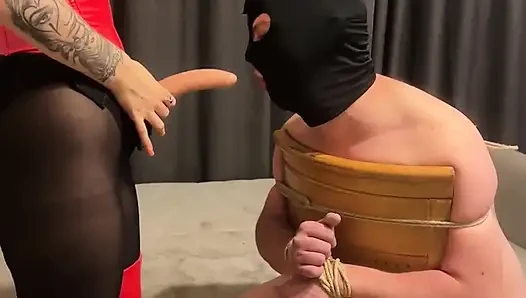 Pbp 2 blowjob und tiefe kehle treainig von herrin jennifer in Latex