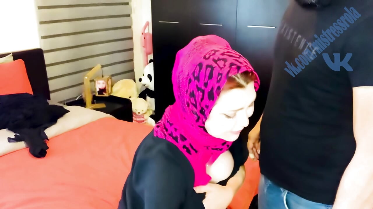 Arap kız üvey erkek kardeşiyle