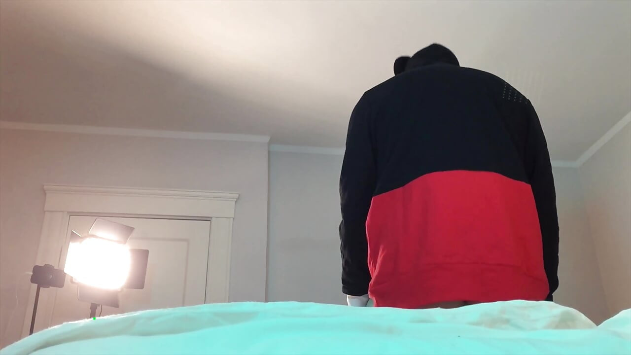 Mickey îi dă lui Dicky