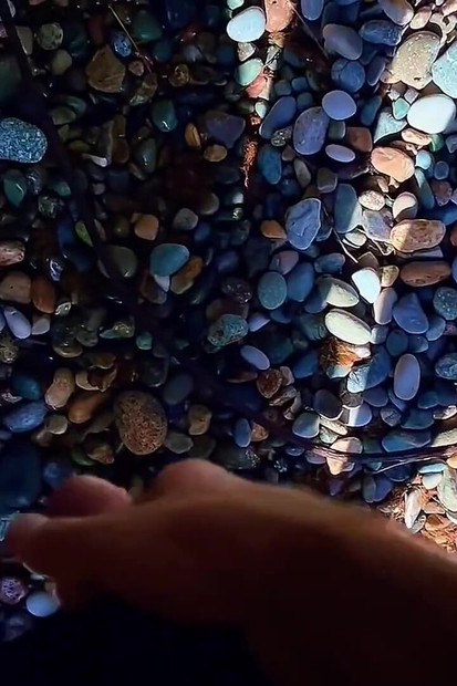 Jebanje na plaži pod suncem