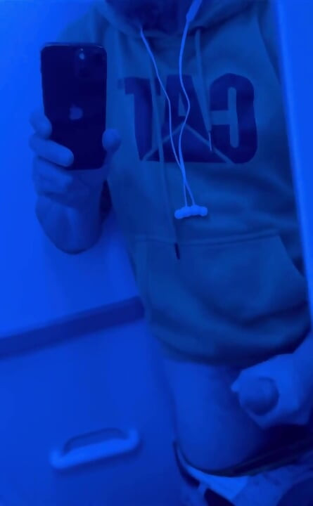 Masturbating at 30,000 Ft