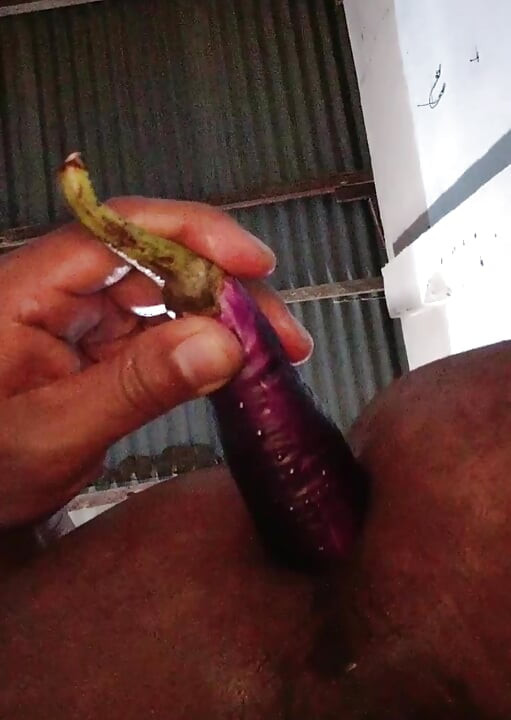 Eggplant splits my anus, it hurts but it feels good
