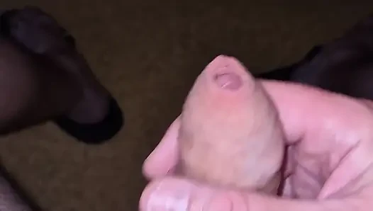 Bugün çok fazla penis yok ama boşalıyorum