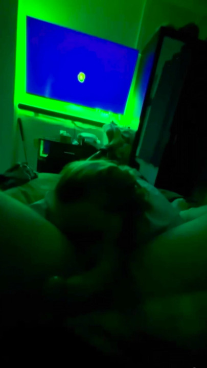 Gadis nextdoor nyepong kontol sampai di-fisting | Klip 2