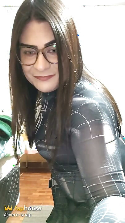 Sexy Slut Playing Wants to Be Fucked