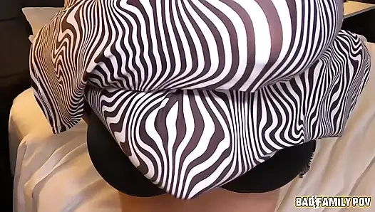 BadFamilyPOV - eine vollbusige MILf lutscht und fickt ihren stiefsohn, um ihre lügen zu behalten