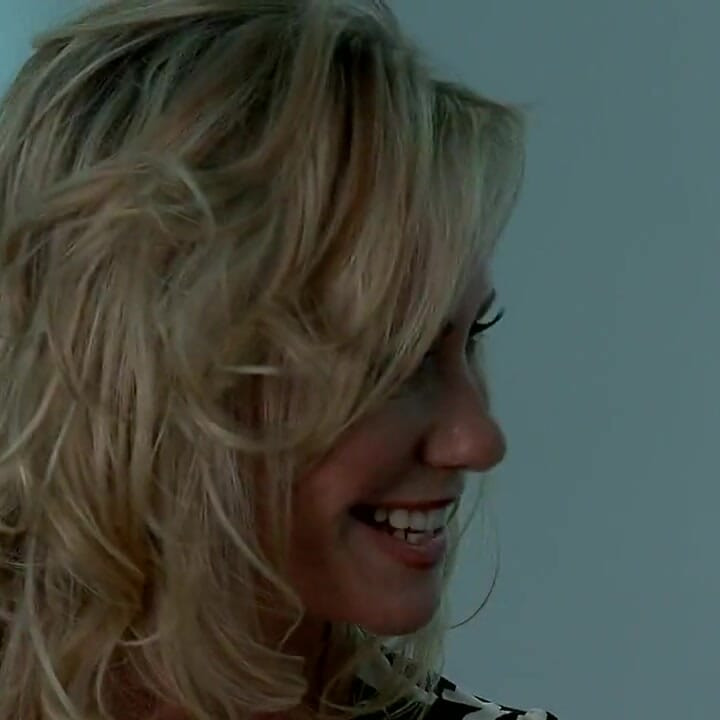 MILFがエレクトロロケットを奪う!