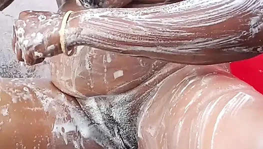 Çıplak banyo şovum
