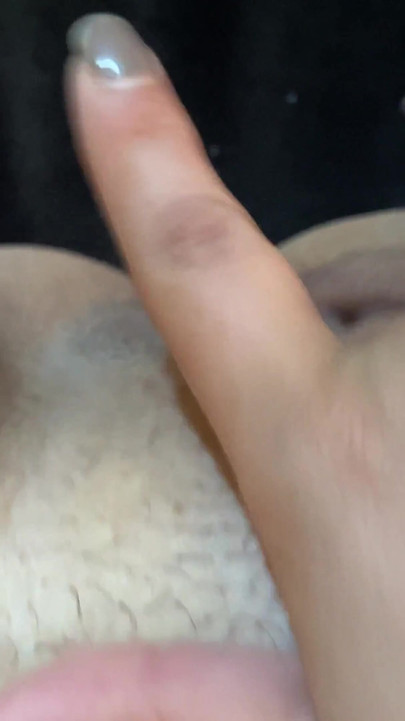 I woke up hot and I didn't hold back the urge and I ended up masturbating very well until I reached orgasm | Clip 1