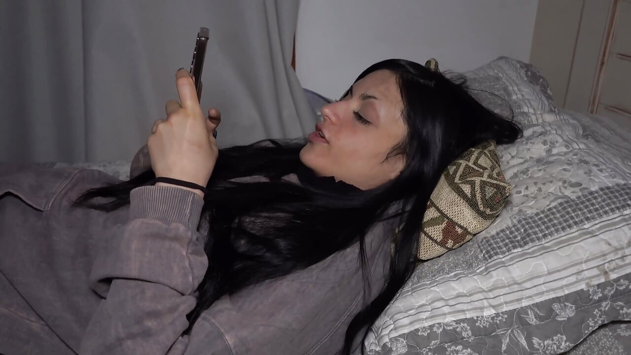 Let Them Do It in Front of Me! My Girlfriend Wants to See the Villa Andersons Fuck - Knock Knock Club