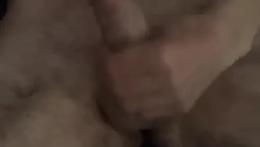 Сладкая мамочка наконец-то делает кульминацию Playboy после многочасовой мастурбации себя