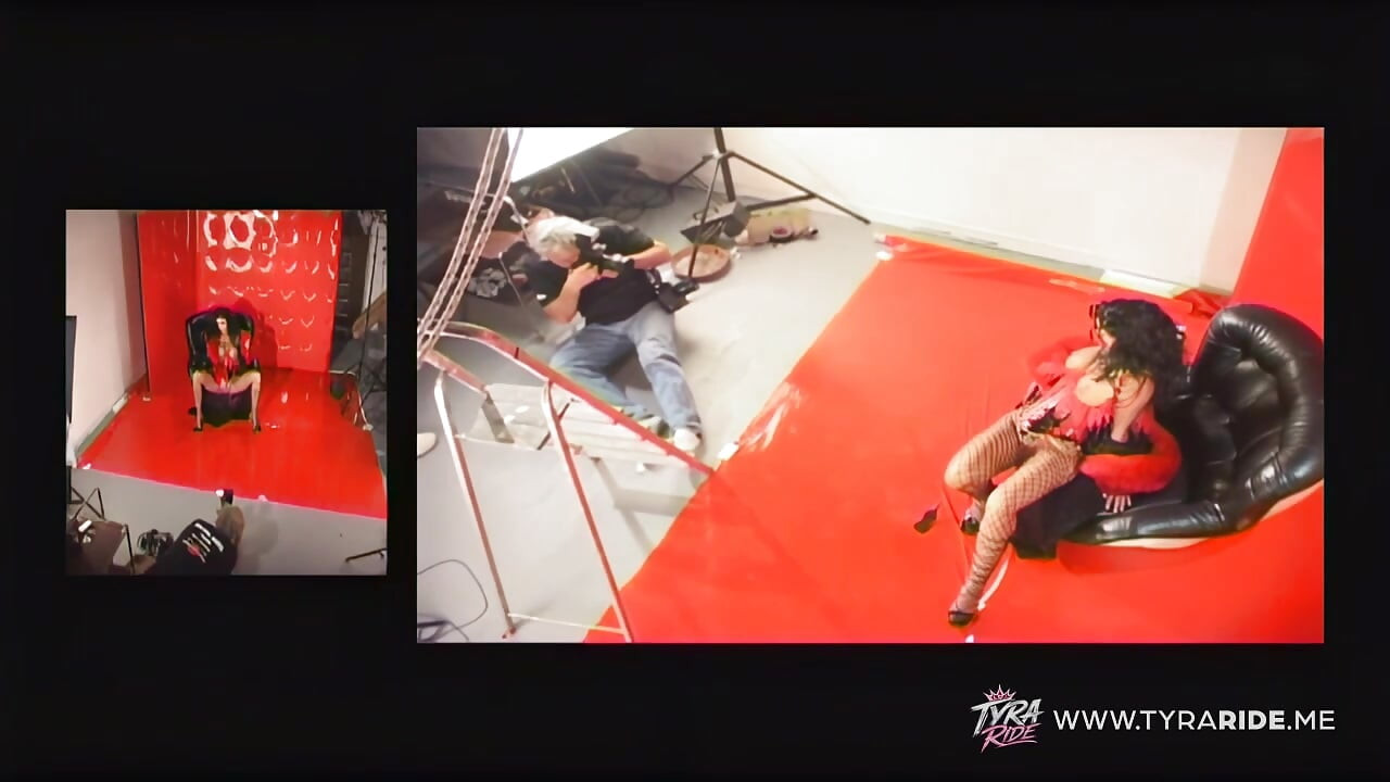 Modelo morena tetona Helena Kai el en estudio de lencería
