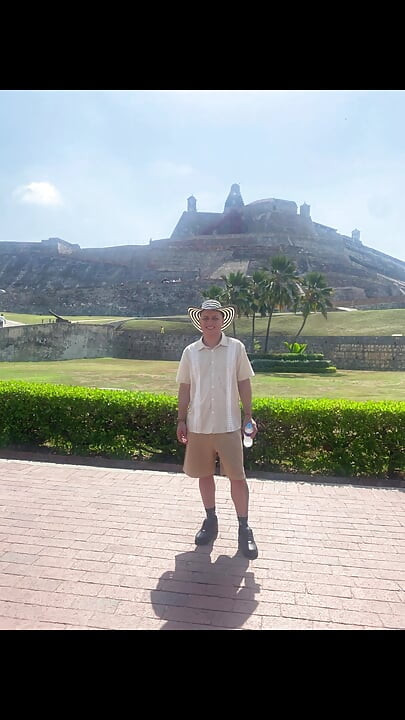 WALKING THROUGH THE CASTLE OF CARTAGENA AND I TAKE OFF MY SHOES TO REST SO THAT YOU CAN WORSHIP MY FEET IN PUBLIC BITCH