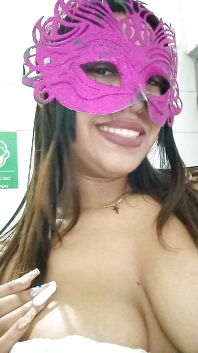 Heiße brünette mit dickem arsch fickt ihren mitschüler im Haus ihres Elternhauses Es passierte in miami