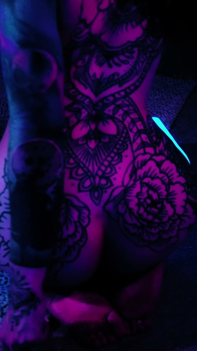 Neon Raver Lays a Clutch of Eggs in Uv Then Pushes Them All Out and Pisses: Ovipositor and Egg Play Seduction