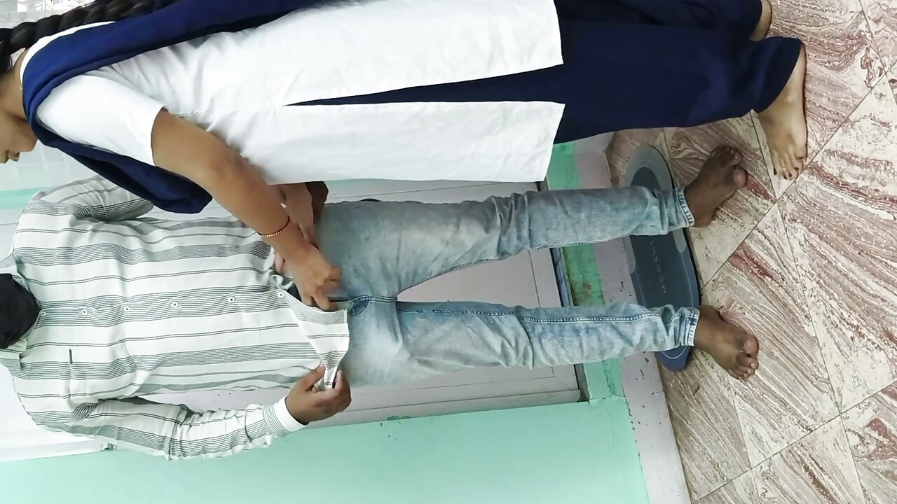 Indian First Time Fucked my Sweet Girlfriend Puja Hot Indian Girls Hardcore Sex with Hindi Audio