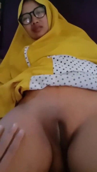 Tudung kuning