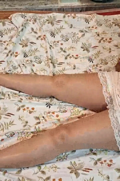 방에서 혼자 찐 커플의 첫날 밤