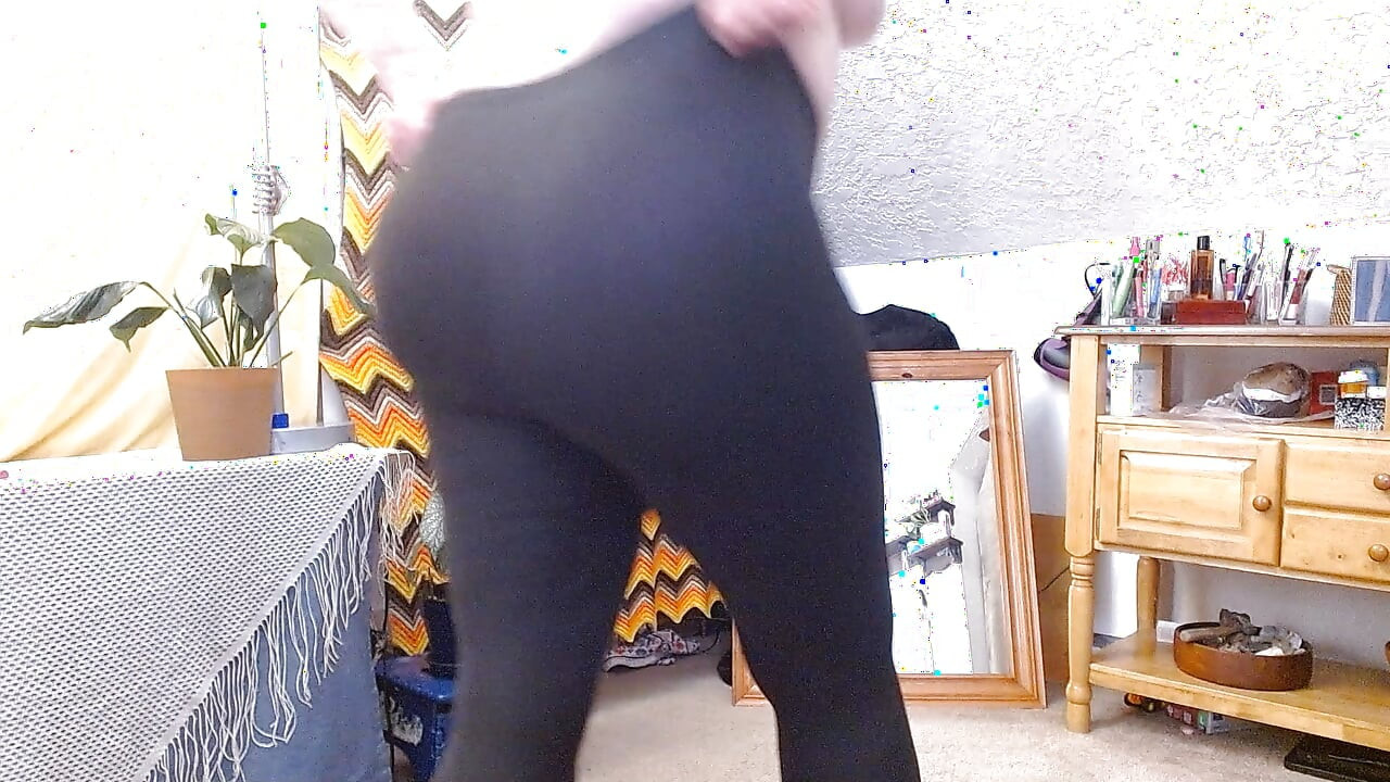 1340 Bran does my floors. Custom request from DawnSkye1962