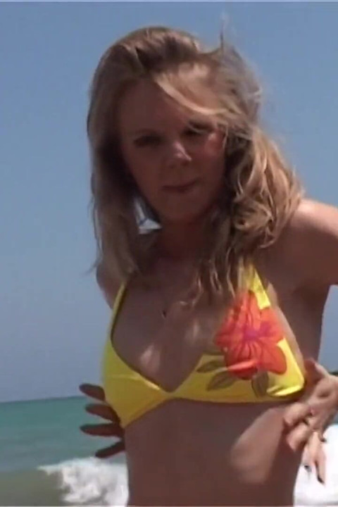 Lea-cisley Fransız sarışın lea cisley plajda seksi çıplak video